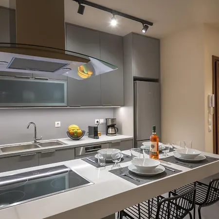 Lucian Apartmán